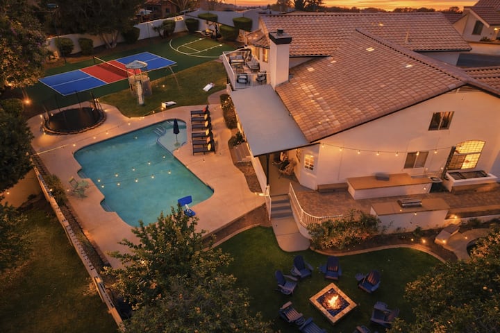 Mesa Pickleball + Fire Pit — photo 1