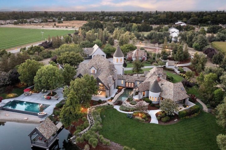 Luxury Castle Retreat — photo 1