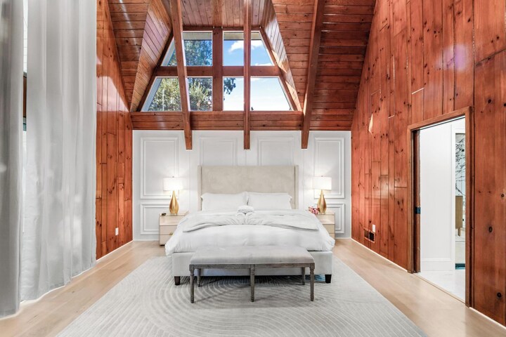 13-Acre Waterfront Estate — photo 2