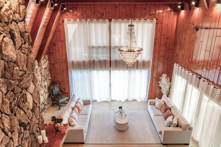 13-Acre Waterfront Estate — photo 3